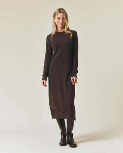 Strikket midikjole med rett passform Mørkebrun - Lexington