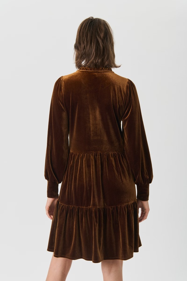 Viggase Kjole Sorrel Horse - Part Two