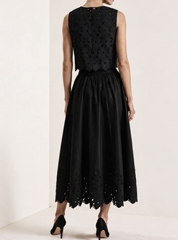 Embroidery Skirt Black - by TiMo