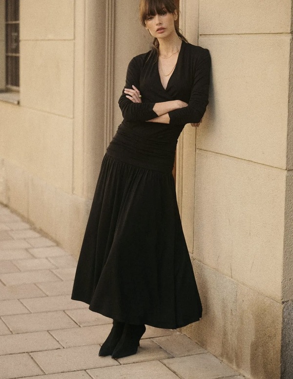 Jersey V-Neck Top Black - by TiMo